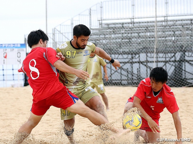 The 11th Japan Beach Soccer Championship starts in Ginowan, Okinawa!