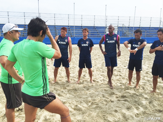 Japan Beach Soccer squad arrive in Brazil