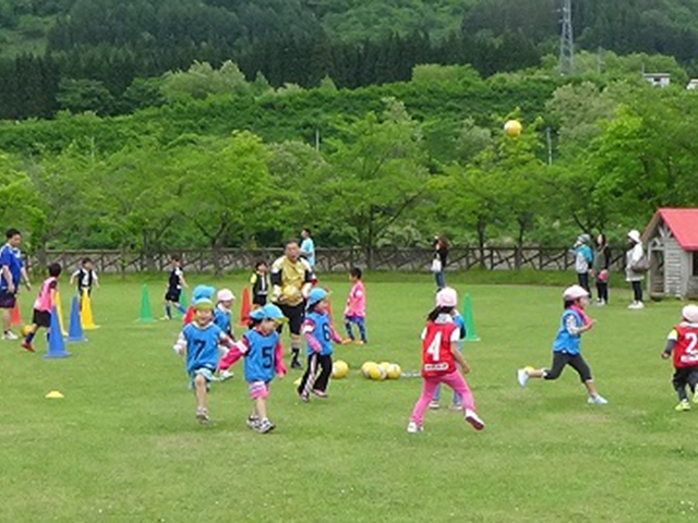 JFAキッズ（U-6/8/10）サッカーフェスティバル 青森県黒石市の虹の湖公園に、198人が参加！