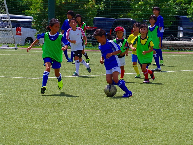 JFAレディース／ガールズサッカーフェスティバル 石川県金沢市の北陸大学フットボールパークに、63人が参加！