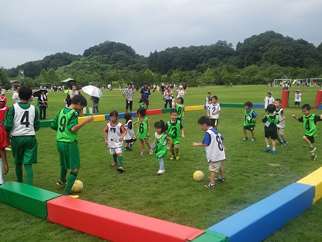JFAキッズ（U-6/8）サッカーフェスティバル 岐阜県可児市のふれあいパーク緑の丘に、464人が参加！