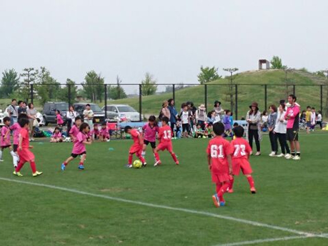 JFAキッズ（U-6/8/10）サッカーフェスティバル 滋賀県守山市の野洲川歴史公園サッカー場に、635人が参加！