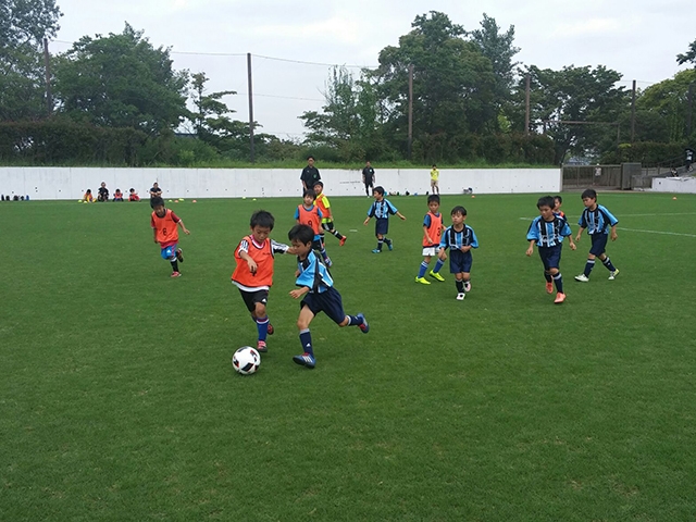 JFAキッズ（U-8）サッカーフェスティバル 神奈川県横浜市の保土ヶ谷公園サッカー場に、400人が参加！