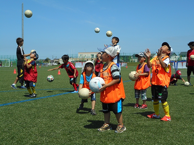 JFAキッズ（U-6/8/10）サッカーフェスティバル 北海道旭川市の旭川市東光スポーツ公園に、375人が参加！
