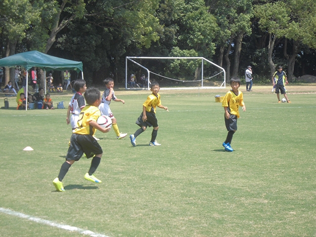 JFAキッズ（U-10）サッカーフェスティバル 愛媛県松山市の愛媛県総合運動公園球技場に、448人が参加！