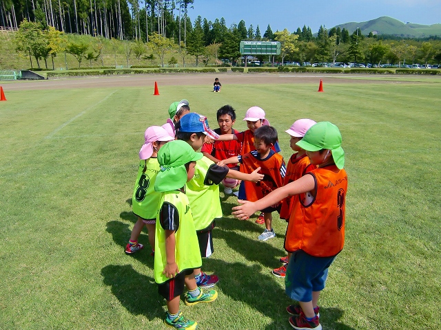 JFAキッズ（U-6）サッカーフェスティバル 秋田県男鹿市の男鹿市総合運動公園陸上競技場に、203人が参加！