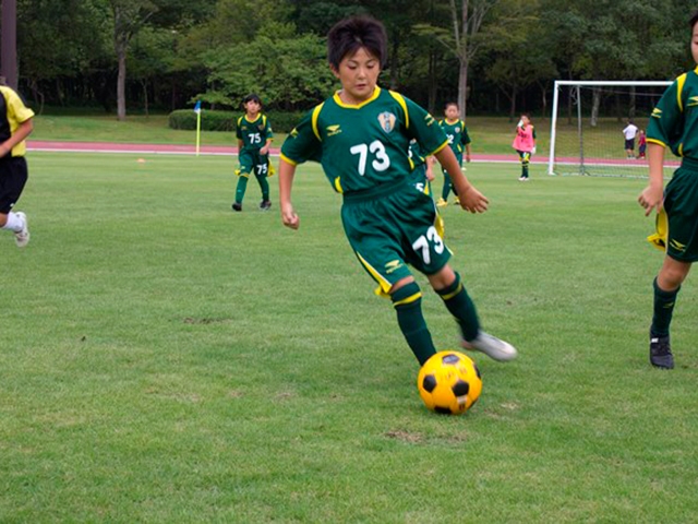 JFAキッズ（U-8/10）サッカーフェスティバル 福島県福島市のあづま補助陸上競技場に、563人が参加！