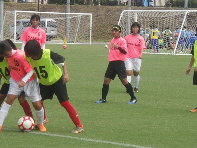 JFAレディース／ガールズサッカーフェスティバル 沖縄県国頭郡の金武町フットボールセンターに、241人が参加！