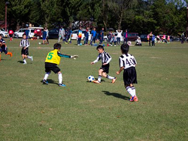 JFAキッズ（U-8/10）サッカーフェスティバル 福島県福島市のあづま第二多目的広場に、396人が参加！