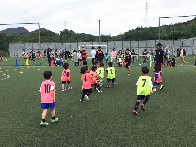 JFAキッズ（U-6）サッカーフェスティバル 山口県山口市のアディダスフットサルパーク山口に、179人が参加！