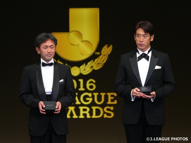 2016Ｊリーグアウォーズにて、西村雄一審判員が最優秀主審賞を、名木利幸審判員が最優秀副審賞を受賞