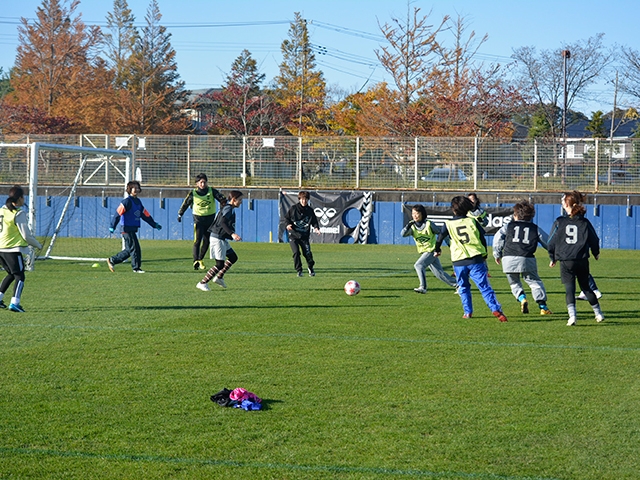 JFAレディースサッカーフェスティバル 宮城県利府町のみやぎ生協めぐみ野サッカー場に、27人が参加！