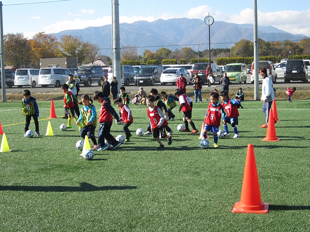 JFAキッズ（U-8）サッカーフェスティバル 栃木県那須塩原市の那須塩原市青木サッカー場に、470人が参加！