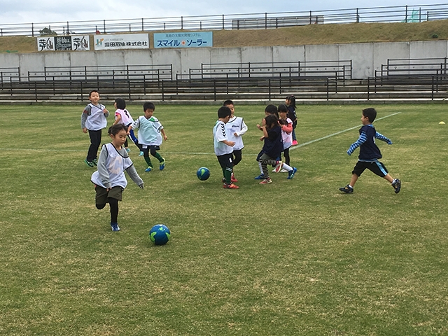 JFAキッズ（U-6）サッカーフェスティバル 鳥取県米子市のチュウブYAJINスタジアムに、160人が参加！