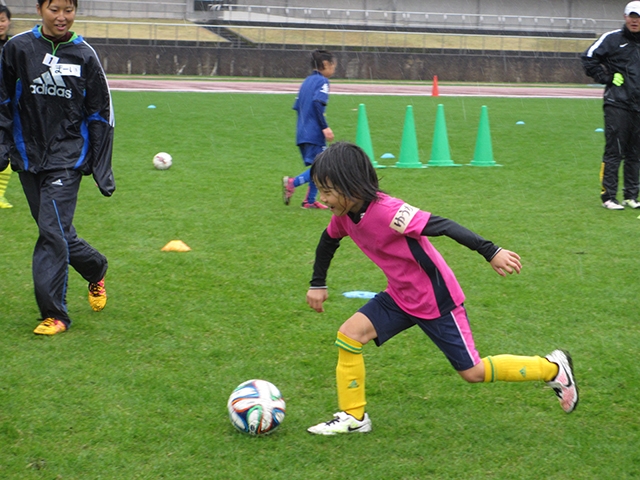 JFAガールズサッカーフェスティバル 高知県高知市の春野総合運動公園陸上競技場に、129人が参加！