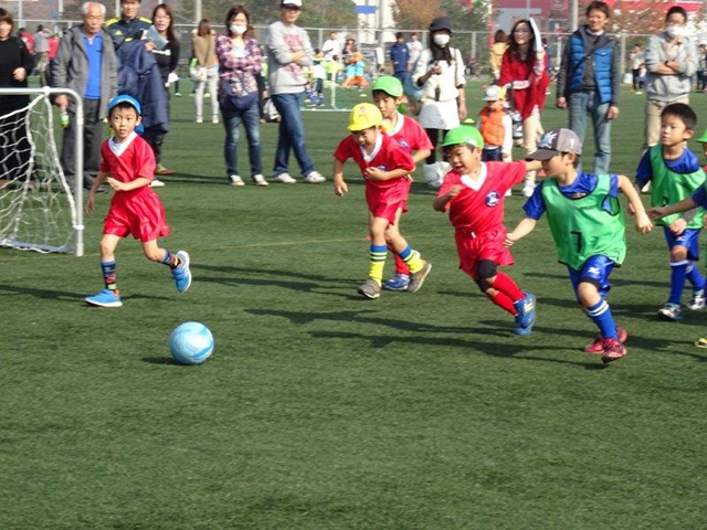 JFAキッズ（U-6）サッカーフェスティバル 千葉県千葉市のフクダ電子スクエアに、1073人が参加！