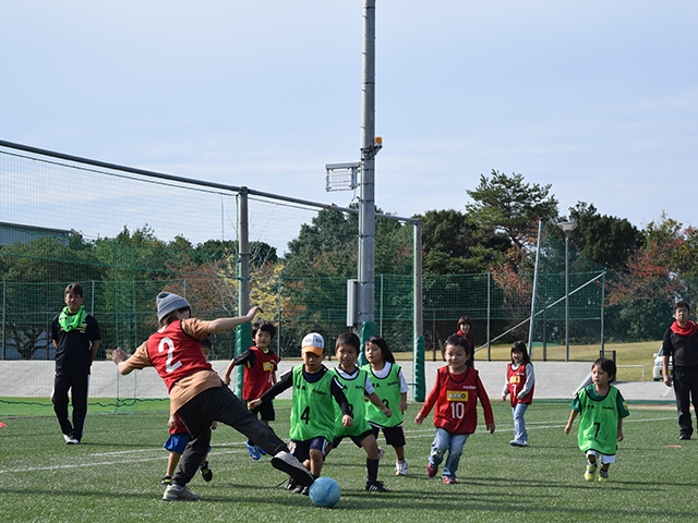 JFAファミリーフットサルフェスティバル 和歌山県西牟婁郡の上富田スポーツセンターに、375人が参加！