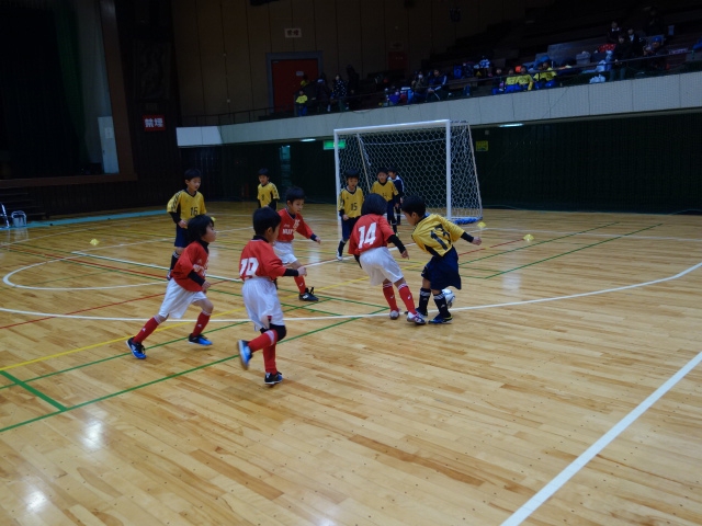 JFAキッズ（U-8）サッカーフェスティバル 新潟県新潟市の新潟市体育館に、190人が参加！