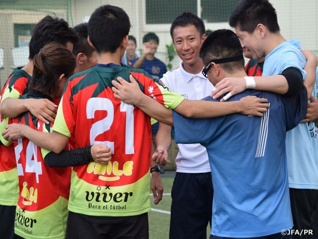 【j-futsal連動企画】「障がいの有無に関係なく一緒にボールを蹴ることは決して難しいことではありません」～あれから1年、チームスマイルサラダのその後～