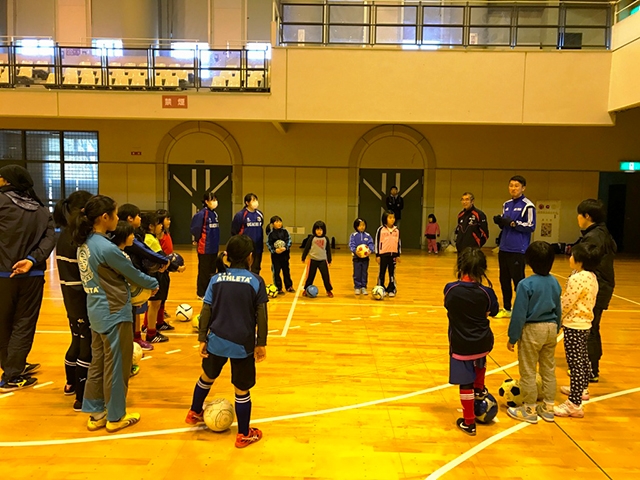 JFAキッズ（U-6/8/10）サッカーフェスティバル 秋田県湯沢市の湯沢市総合体育館に、184人が参加！