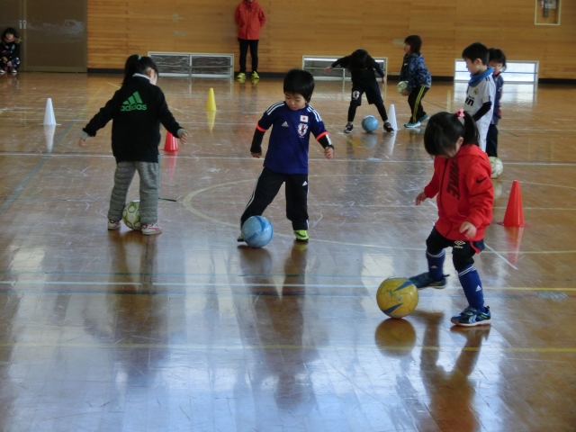 JFAキッズ（U-6）サッカーフェスティバル 秋田県仙北市の仙北市雲然トレーニングセンター  に、55人が参加！
