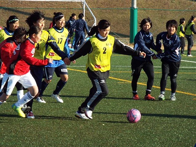 JFAレディース／ガールズサッカーフェスティバル 静岡県袋井市の小笠山総合運動公園人工芝グラウンドに、372人が参加！