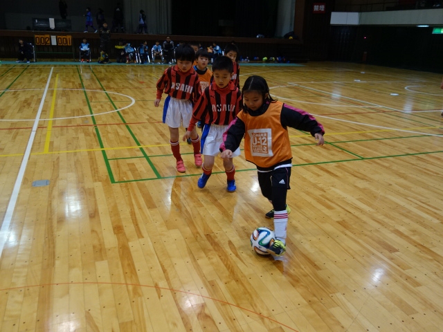 JFAキッズ（U-8）サッカーフェスティバル 新潟県新潟市の新潟市体育館に、260人が参加！
