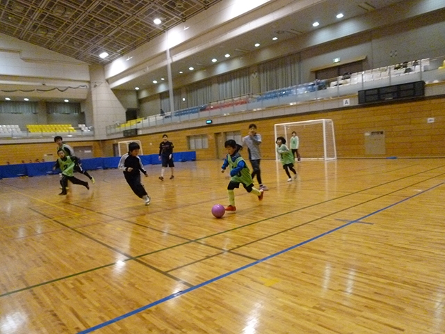 JFAファミリーフットサルフェスティバル 石川県輪島市の一本松総合運動公園体育館サン・アリーナに、78人が参加！