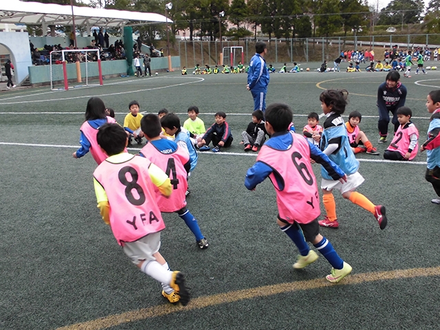 JFAキッズ（U-6/8/10）サッカーフェスティバル 山口県宇部市のココランドフットサルパークに、320人が参加！