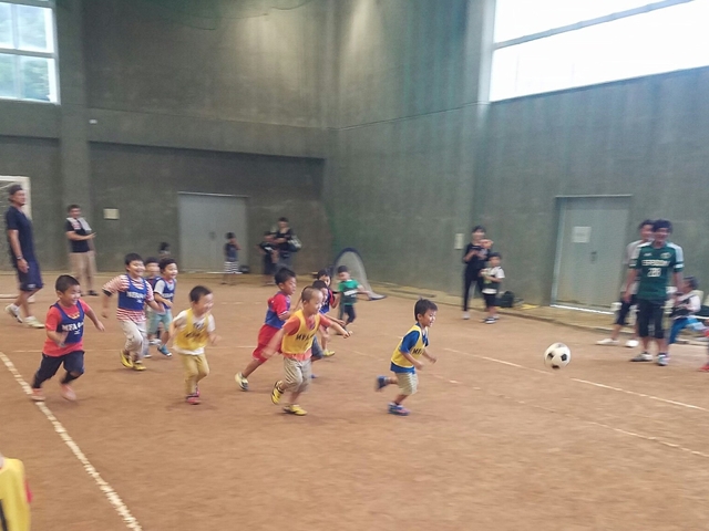 JFAキッズ（U-6）サッカーフェスティバル 三重県志摩市のともやま公園に、90人が参加！