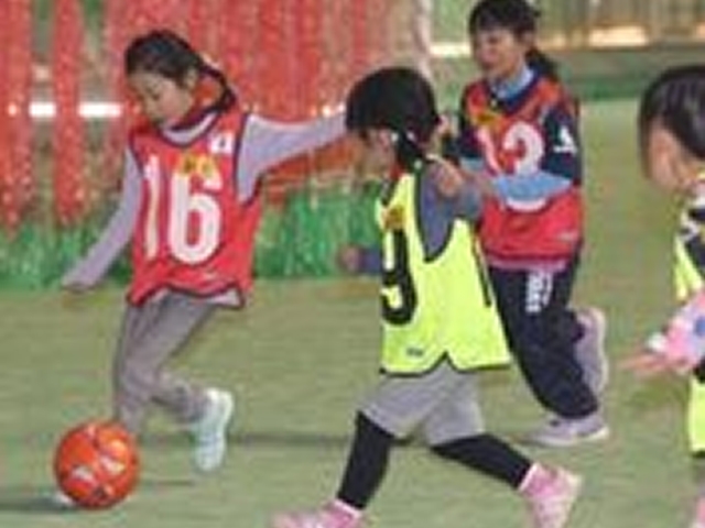 JFAレディース／ガールズサッカーフェスティバル 長野県松本市のやまびこドームに、93人が参加！