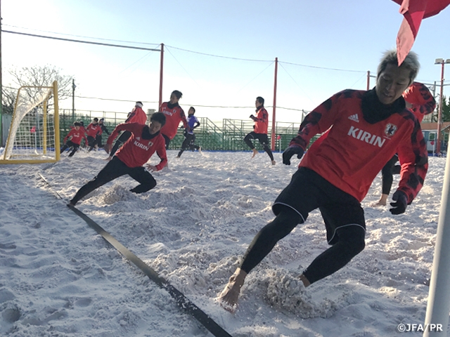 ビーチサッカー日本代表候補 横浜合宿　雨の中戦術を再確認