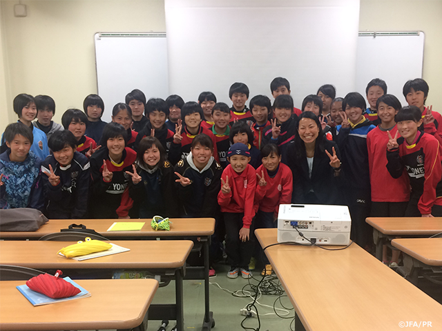 女子サッカーレガシープログラム in 熊本 レディース審判セミナーを開催