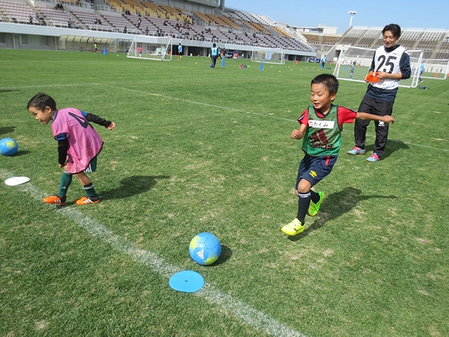 JFAキッズ（U-8/10）サッカーフェスティバル 長野県松本市の松本平広域公園総合球技場　アルウィンに、443人が参加！