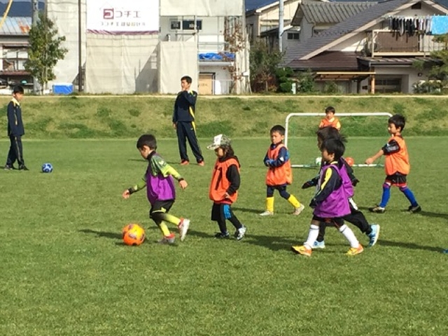 JFAキッズ（U-6/8/10）サッカーフェスティバル 長野県松本市県の松本市あがた運動公園に、123人が参加！