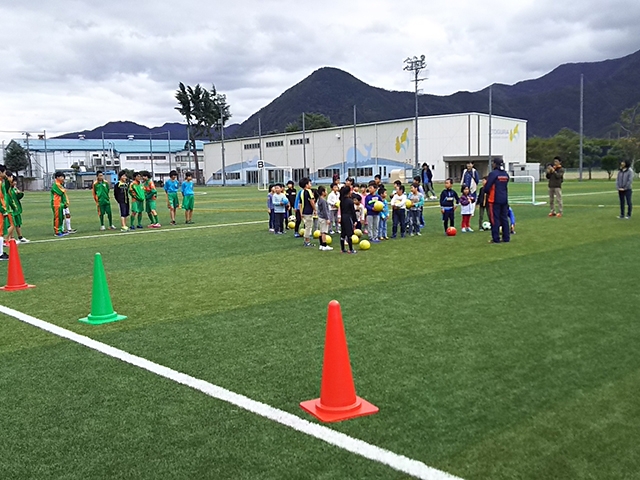 JFAキッズ（U-6/8）サッカーフェスティバル 長野県千曲市の千曲市サッカー場に、74人が参加！