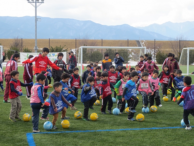 JFAキッズ（U-6/8）サッカーフェスティバル 長野県長野市の千曲川リバーフロントスポーツガーデンに、135人が参加！