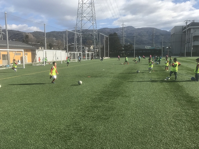 JFAキッズ（U-6/8）サッカーフェスティバル 長野県塩尻市の塩尻市立体育館に、98人が参加！