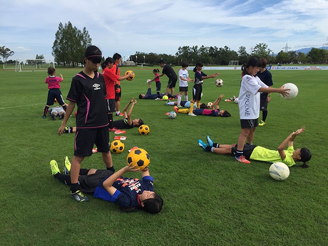 JFAレディース／ガールズサッカーフェスティバル 富山県富山市の富山県総合運動公園屋内グラウンドに、260人が参加！