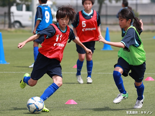 キヤノン ガールズ・キャンプ JFAエリートプログラム女子U-13 トレーニングキャンプ　高倉麻子監督がレクチャー