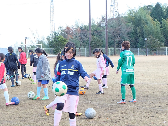 JFAガールズサッカーフェスティバル 三重県鈴鹿市の三重交通グループスポーツの杜 鈴鹿に、225人が参加！