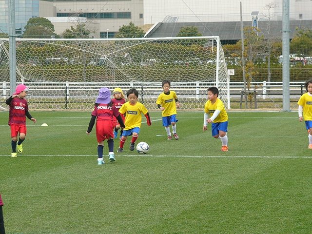 JFAレディース／ガールズサッカーフェスティバル 佐賀県佐賀市の佐賀県総合運動場　陸上競技場に、192人が参加！