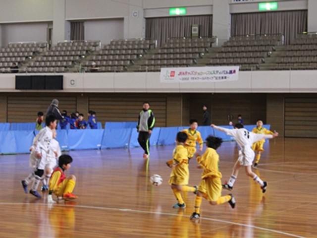JFAキッズ（U-8/10）サッカーフェスティバル 福島県福島市のあづま体育館に、190人が参加！