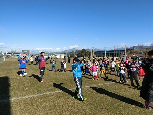 JFAレディース／ガールズサッカーフェスティバル 山梨県中巨摩郡の押原公園　天然芝グランドに、117人が参加！