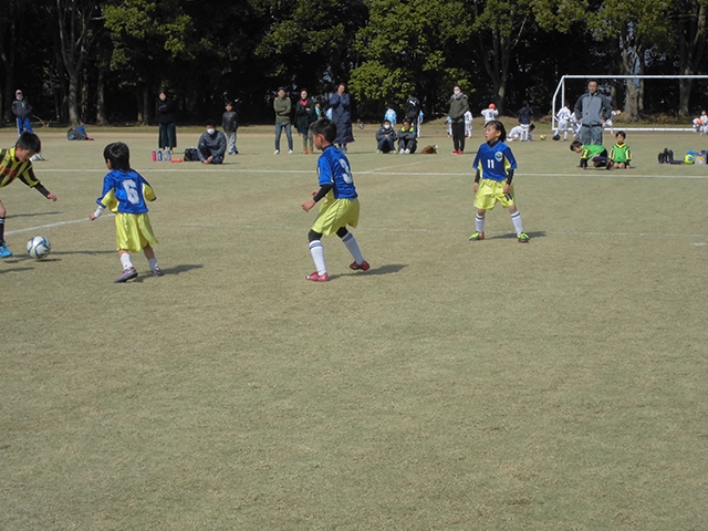 JFAキッズ（U-10）サッカーフェスティバル 愛媛県松山市の愛媛県総合運動公園球技場に、679人が参加！