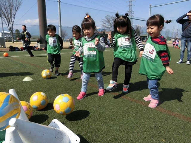 JFAガールズサッカーフェスティバル 山梨県中巨摩郡の押原公園人工芝グランドに、266人が参加！