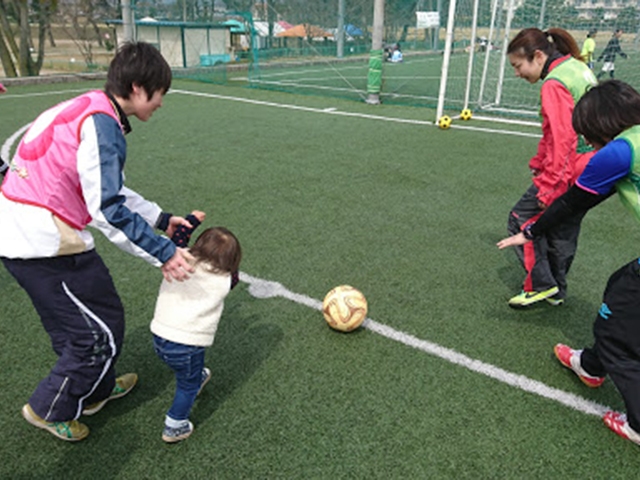 JFAレディース／ガールズサッカーフェスティバル 愛媛県東温市の愛媛フットサルコートジョイグリーンに、166人が参加！