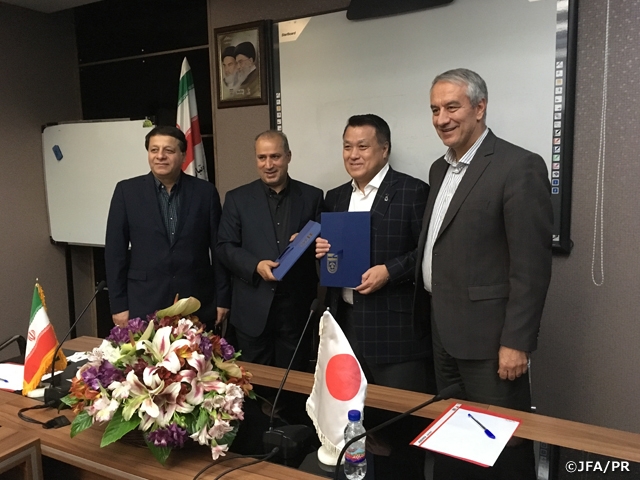 イランサッカー連盟とパートナーシップ協定を再締結