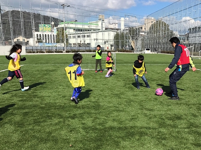 JFAキッズ（U-6/8/10）サッカーフェスティバル 徳島県徳島市の徳島文理大学グラウンドに、165人が参加！