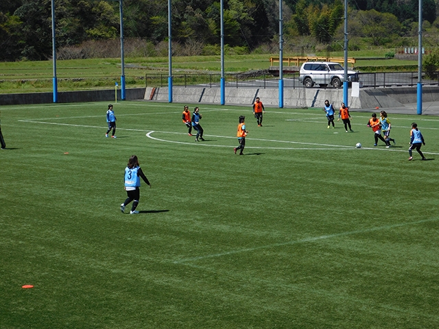 JFAレディースサッカーフェスティバル 山口県山口市のやまぐちサッカー交流広場に、66人が参加！